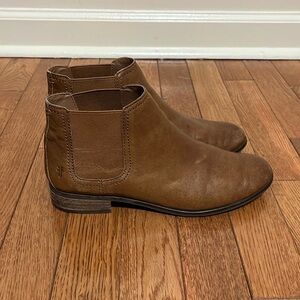 Frye Mallory Chelsea Booties in Cognac Sz 6.5